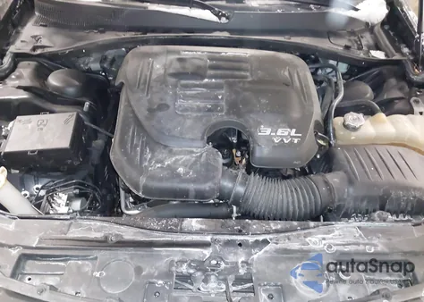 2017 Chrysler 300 300S Alloy Edition z USA, uszkodzony, nr VIN 2C3CCABG4HH668772